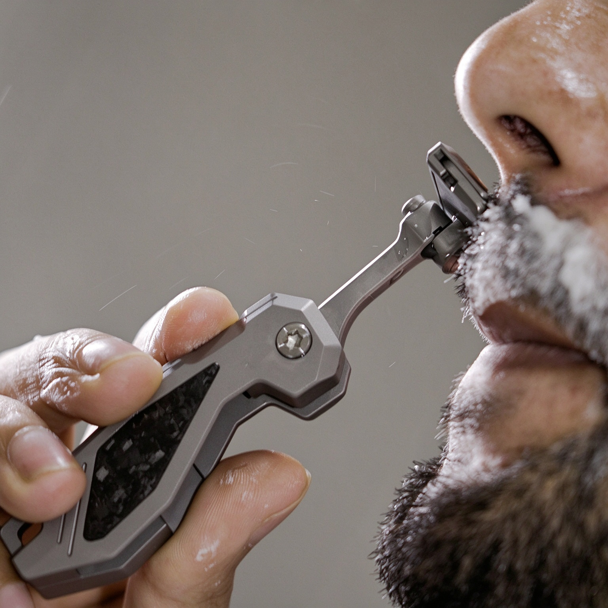titanium folding travel razor