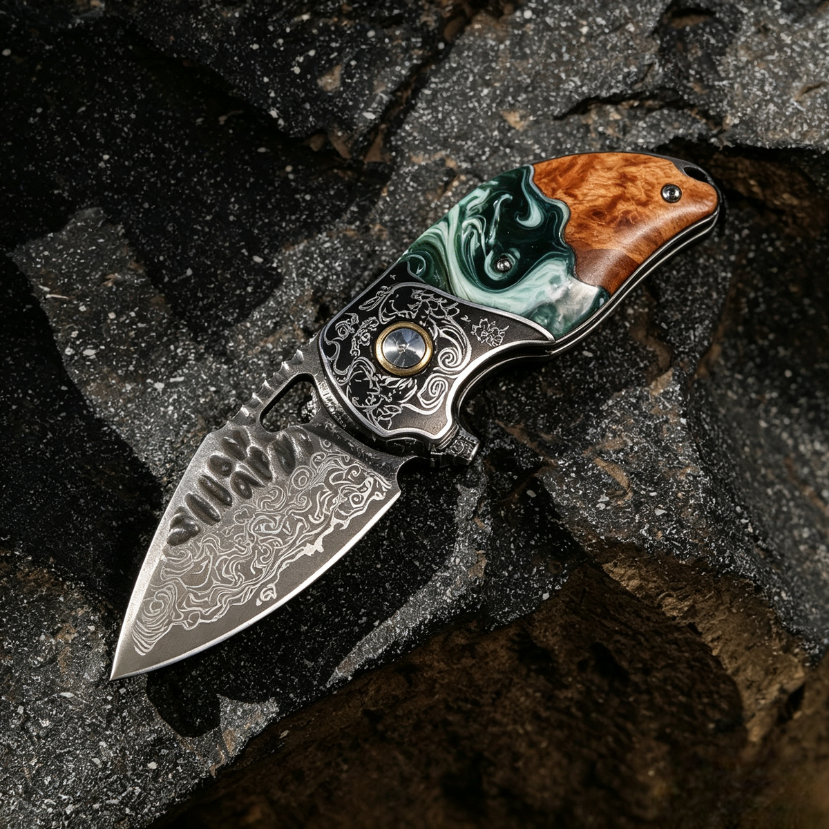 Verdal - The Pocket-Sized Handmade Damascus EDC Folding Knife