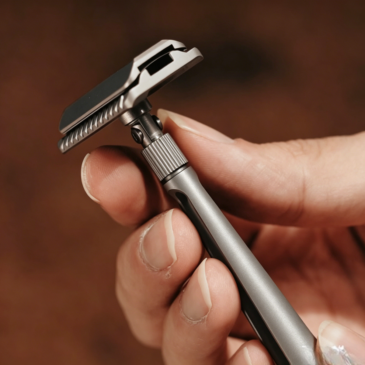 ModuRazor V2 - Smaller, Lighter, Travel-Ready Titanium Razor