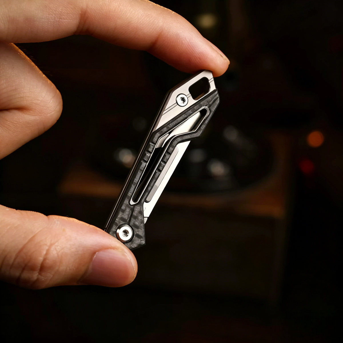 KeyKnife: Mini Titanium & Carbon Fiber EDC Scalpel
