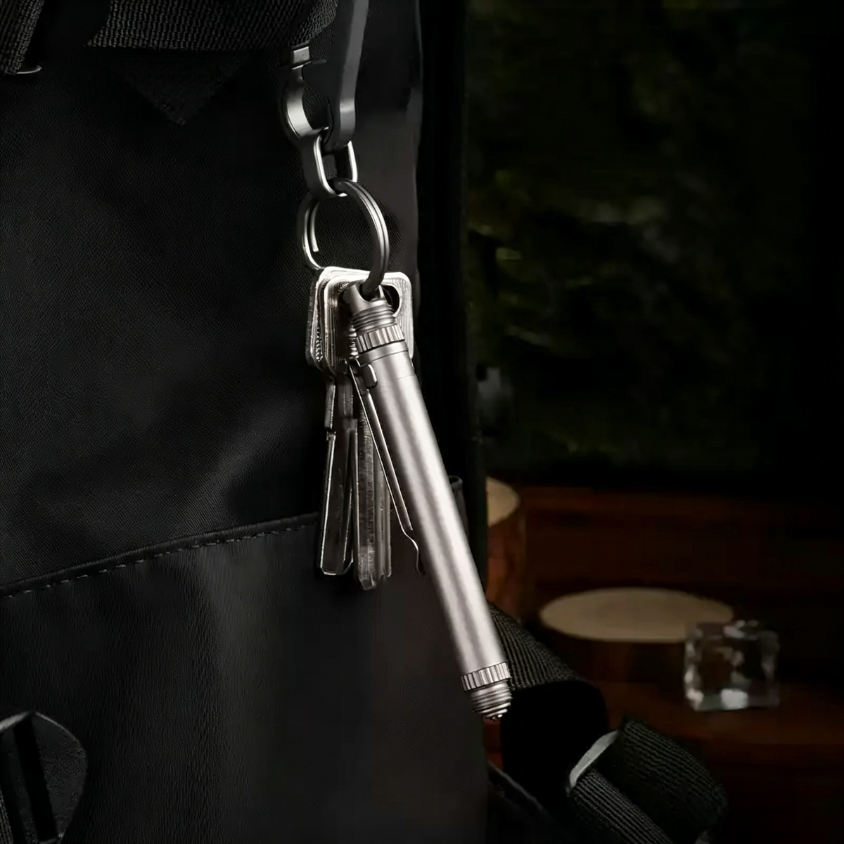 The Mantis Pen|Titanium 4-in-1 Multi-functional EDC Tool Pen