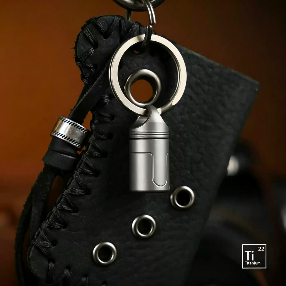 LUMIX Nano Ti— A 100-Lumen Titanium Micro Flashlight