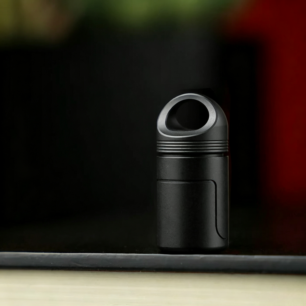 LUMIX Nano Ti— A 100-Lumen Titanium Micro Flashlight