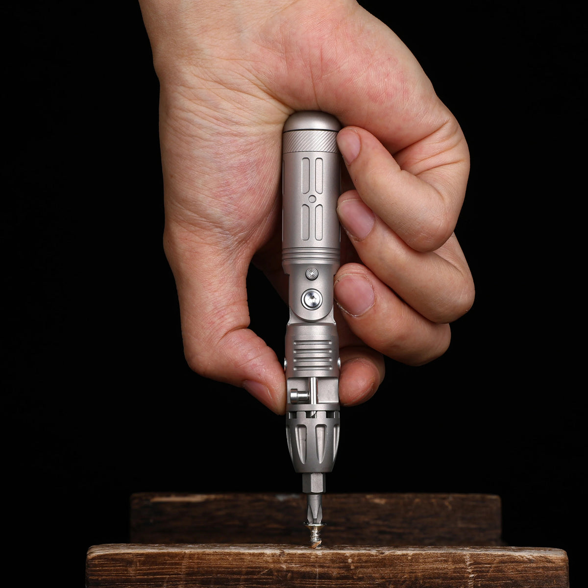 Arcos Driver: 4-Angle Foldable Titanium Ratchet Screwdriver