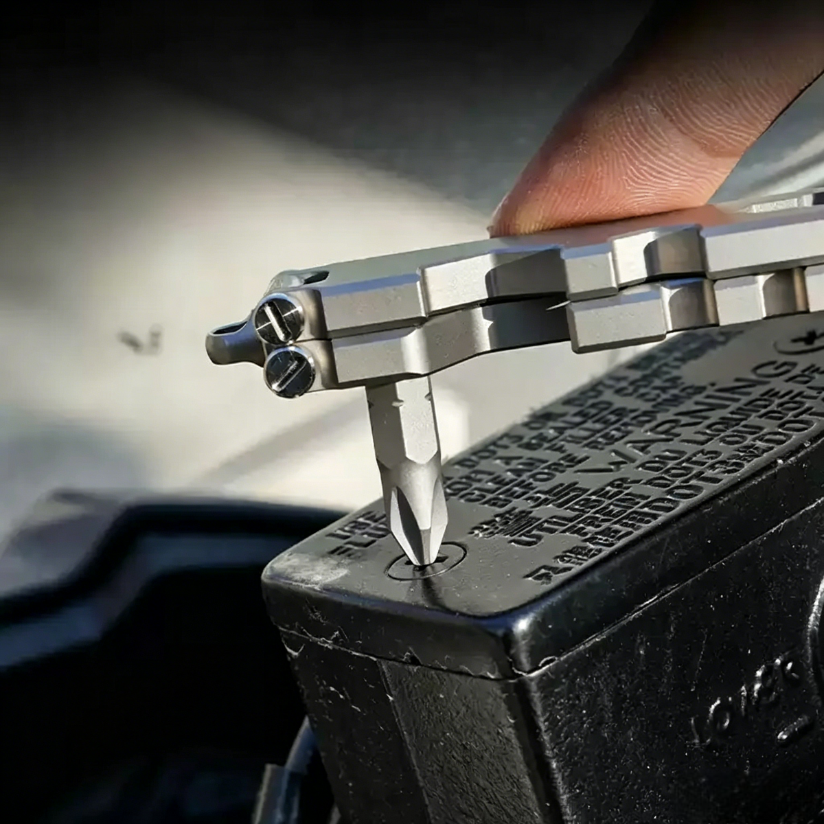 AceStand｜All-in-1 Titanium Foldable EDC Phone Stand