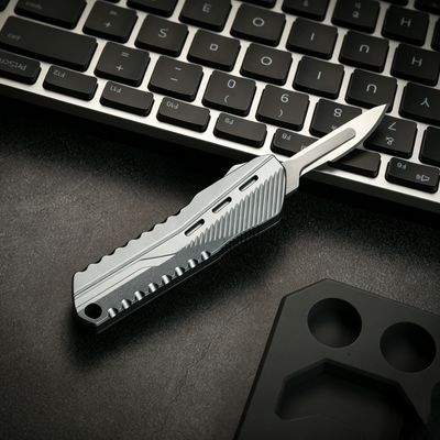 The SwiftMamba — Compact Quick-Deploy Utility Knife for EDC