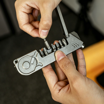 The UltraFix Driver: Titanium Magnetic Ratchet Screwdriver
