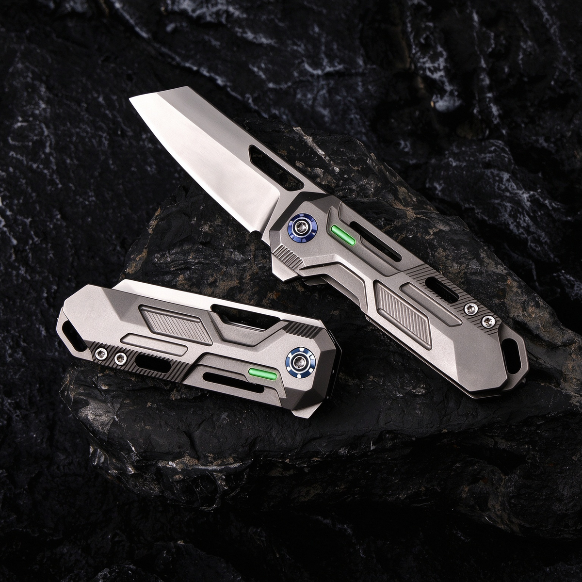 NanoMax 2.0 compact titanium box cutter