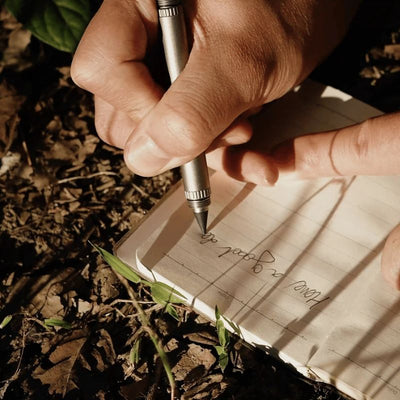 The Mantis Pen｜Titanium 4-in-1 Multi-functional EDC Tool Pen