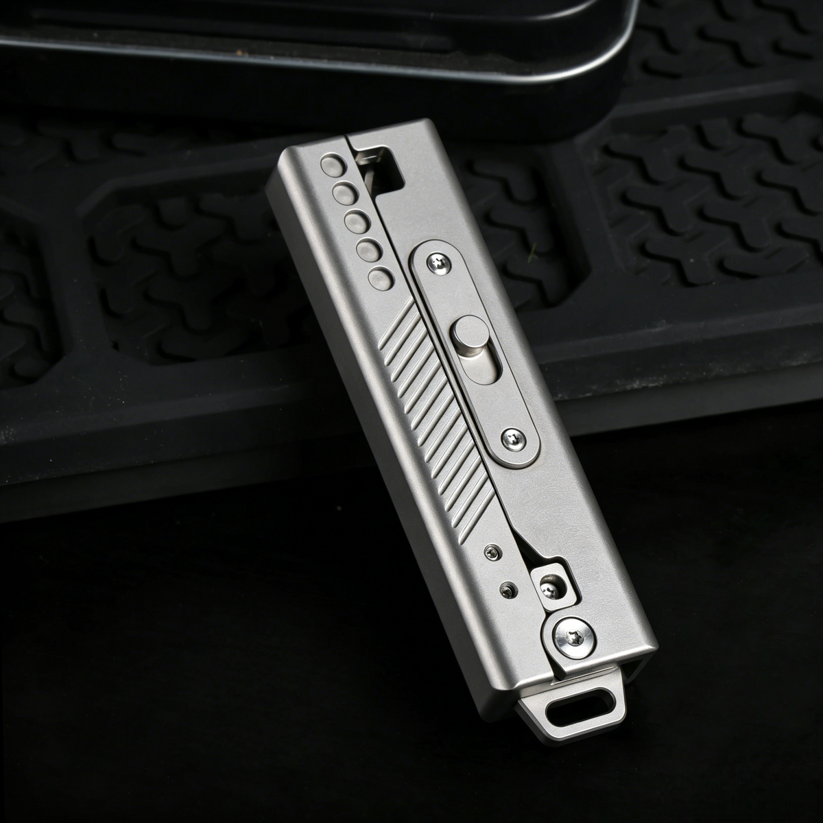 TiRoto – Titanium EDC Utility Knife with a Snap-Flick Action
