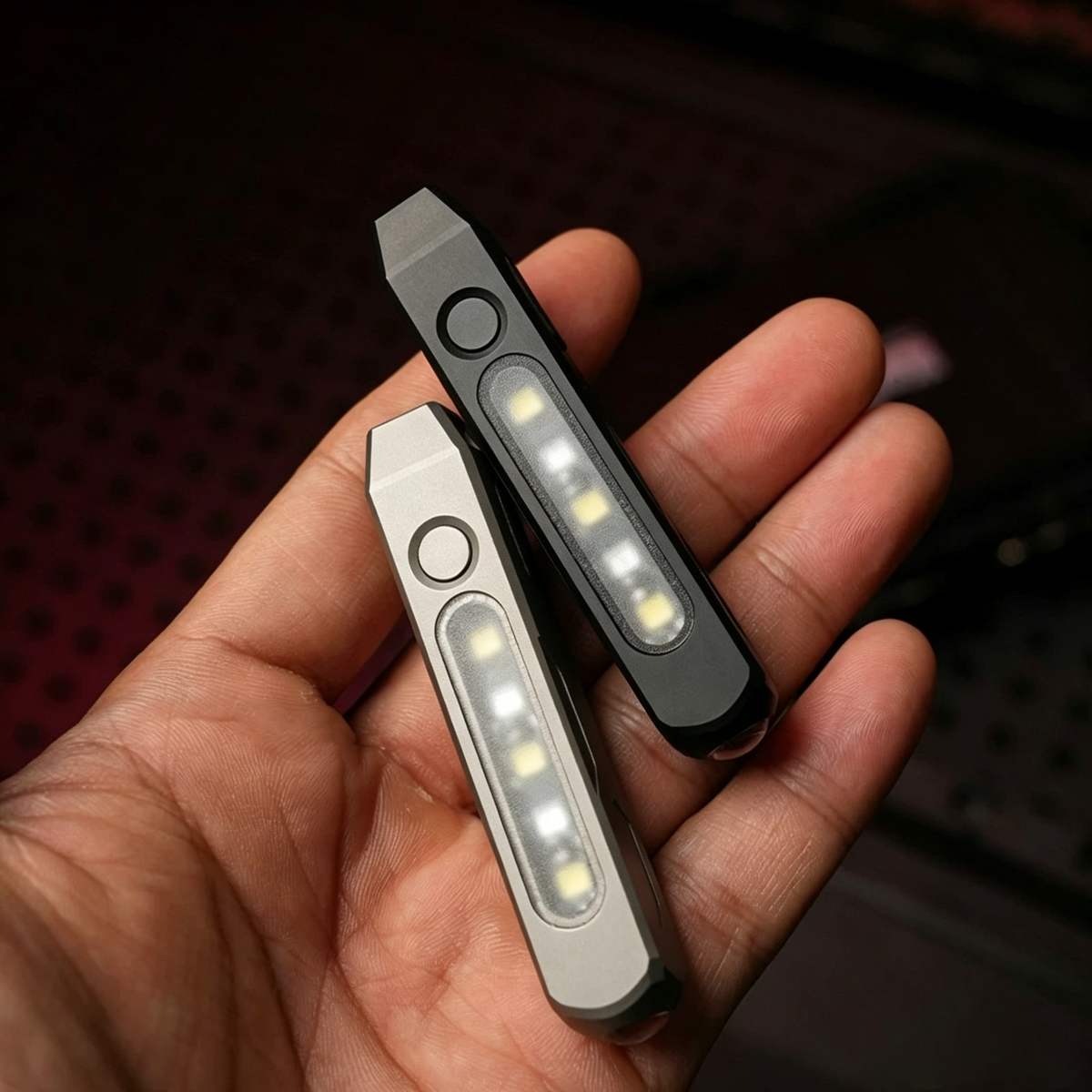 EchoSwitch: Titanium Magnetic Dual-Light EDC Flashlight