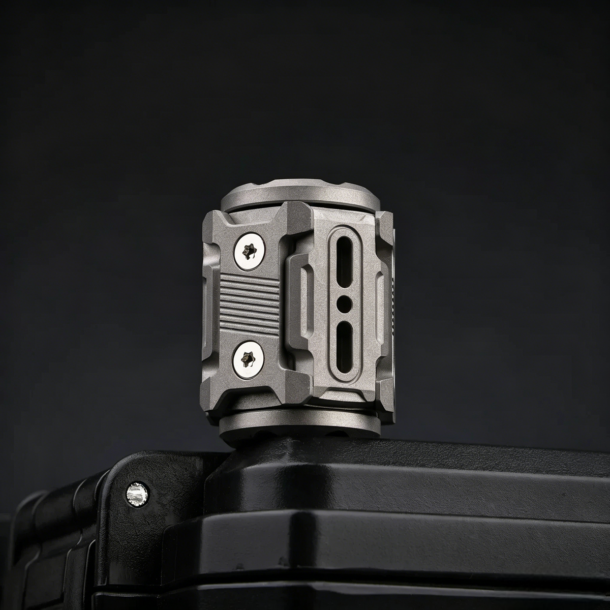 TiSpinx II: A Modular Titanium EDC Spinner Pendant