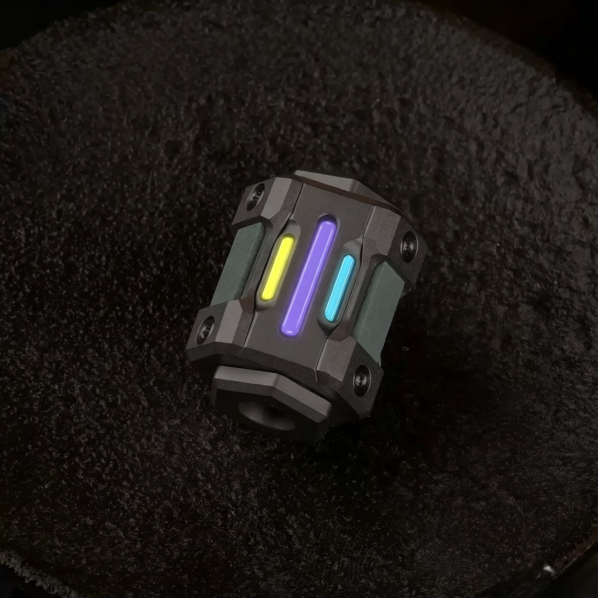 TiSpinx: Titanium Pendant That Redefines EDC