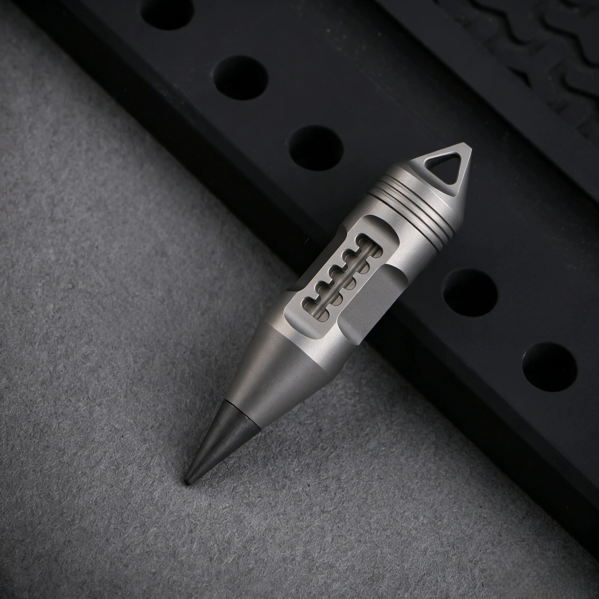 Wolf Fang 2.0- Titanium Keychain Lantern & Pen & Screwdriver