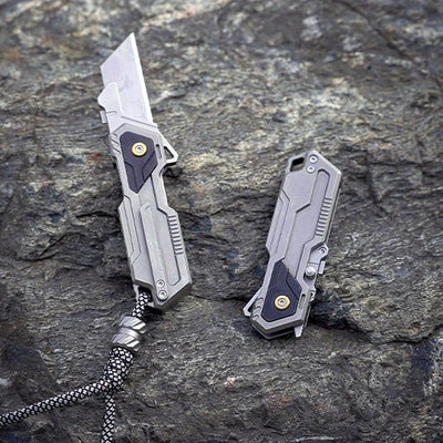 Phantom 2.0 Gr5 Titanium Folding Utility Cutter — Replaceable Insert, Pocket Clip