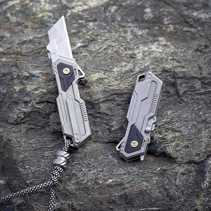 Phantom 2.0 Gr5 Titanium Folding Utility Cutter — Replaceable Insert, Pocket Clip